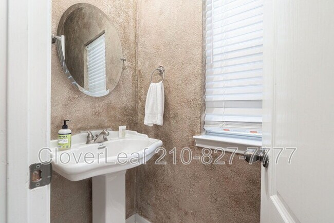 Building Photo - 26875 Hogan Dr