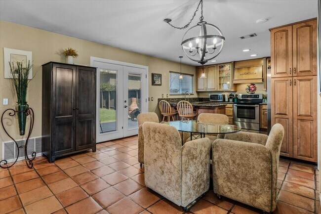 Building Photo - 53705 Avenida Diaz