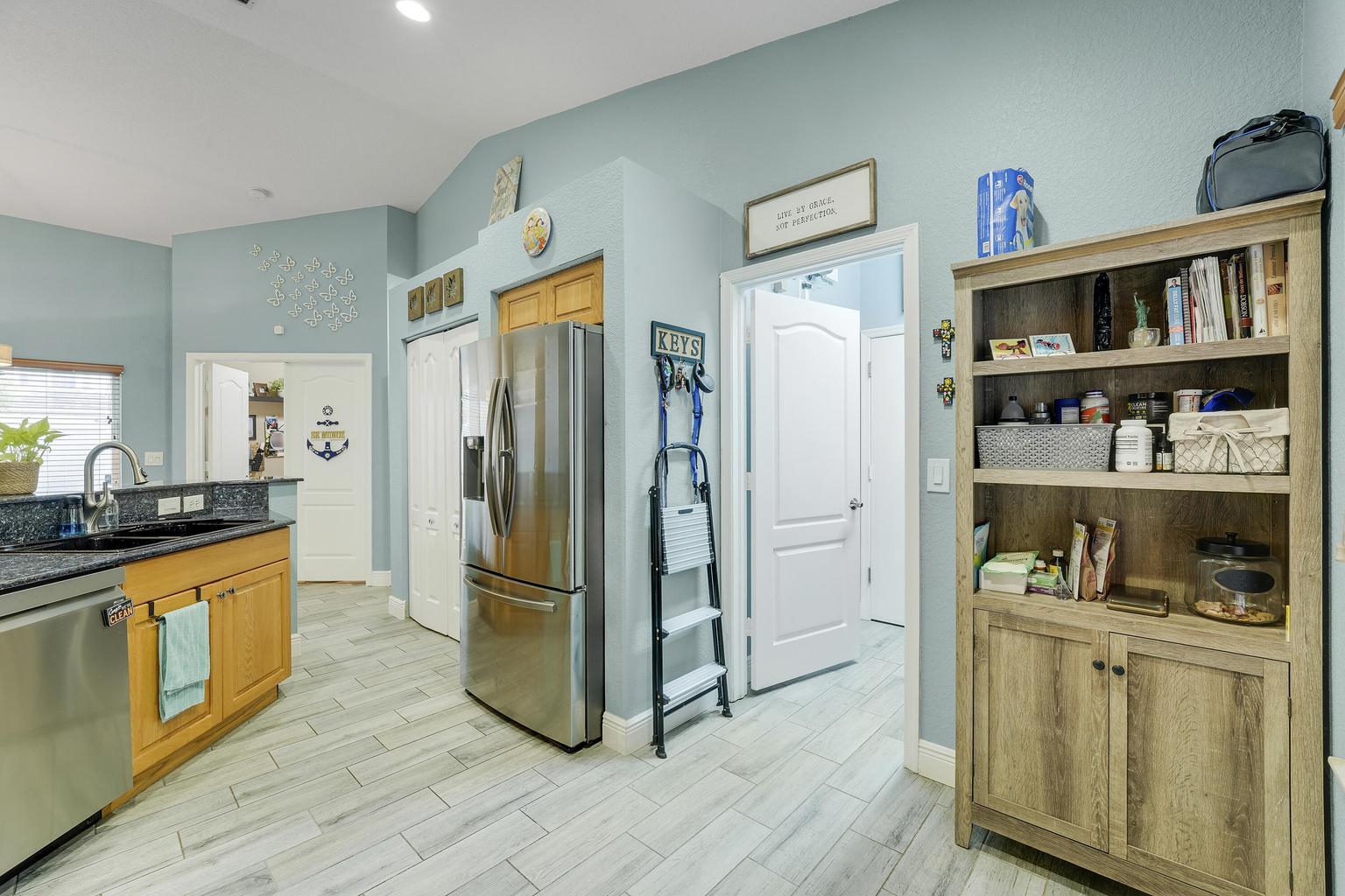 Building Photo - 5959 Durango Dr