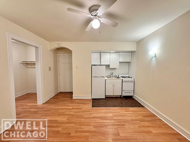 Building Photo - 6900 N Lakewood Ave