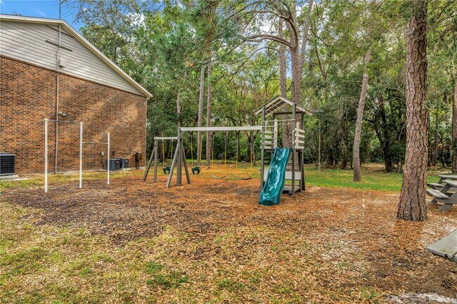 Building Photo - 1400 Gandy Blvd N