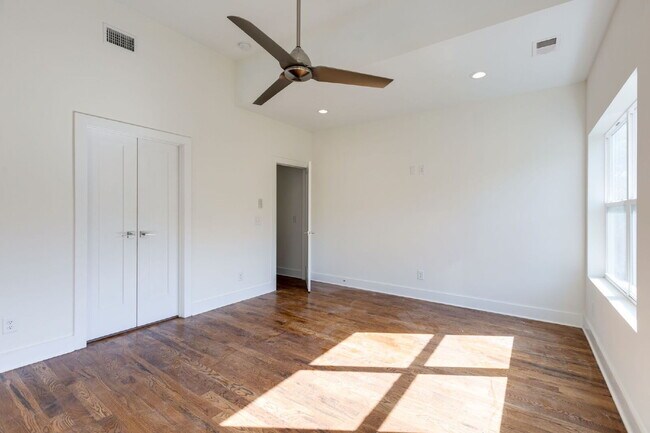Building Photo - "Charming 4-Bedroom Nashville Oasis with Elegant Hardwood Floors & Private Guest Suite!"