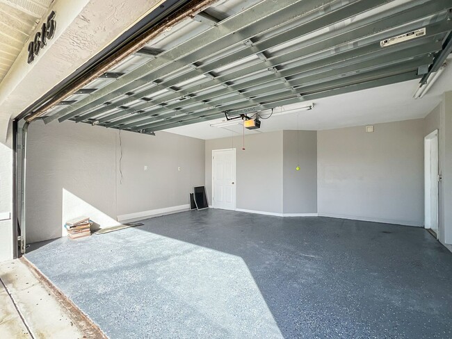Building Photo - Cape Coral Pool Home with Canal!