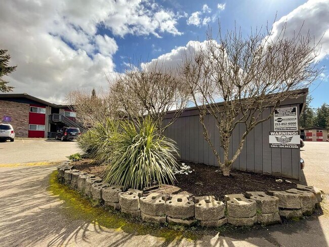 Building Photo - 3031 S 192nd St