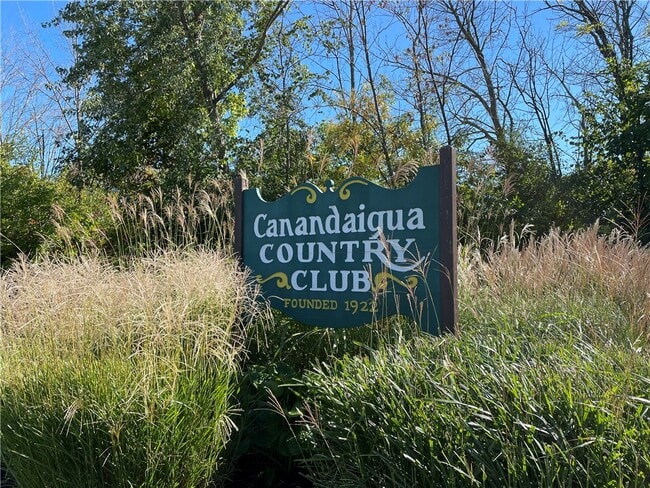 Building Photo - 245 Roseland Ln