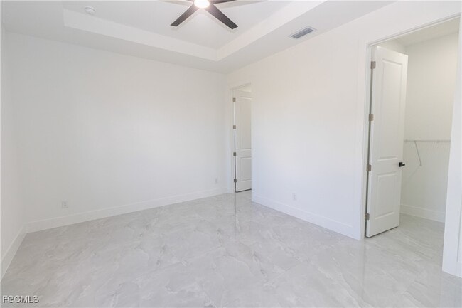 Building Photo - 843 Duplex St E