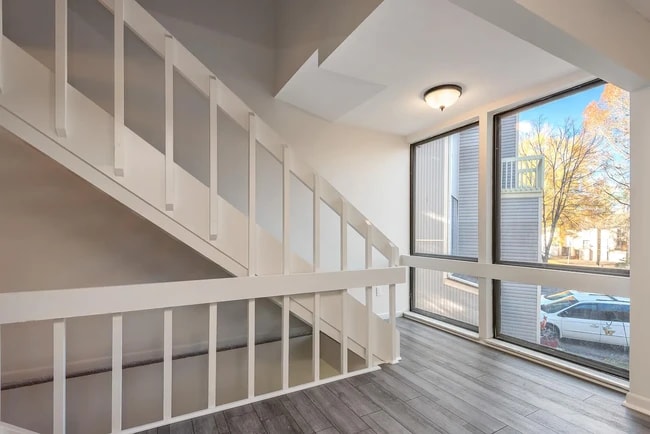 Building Photo - 98 Valley Forge Dr