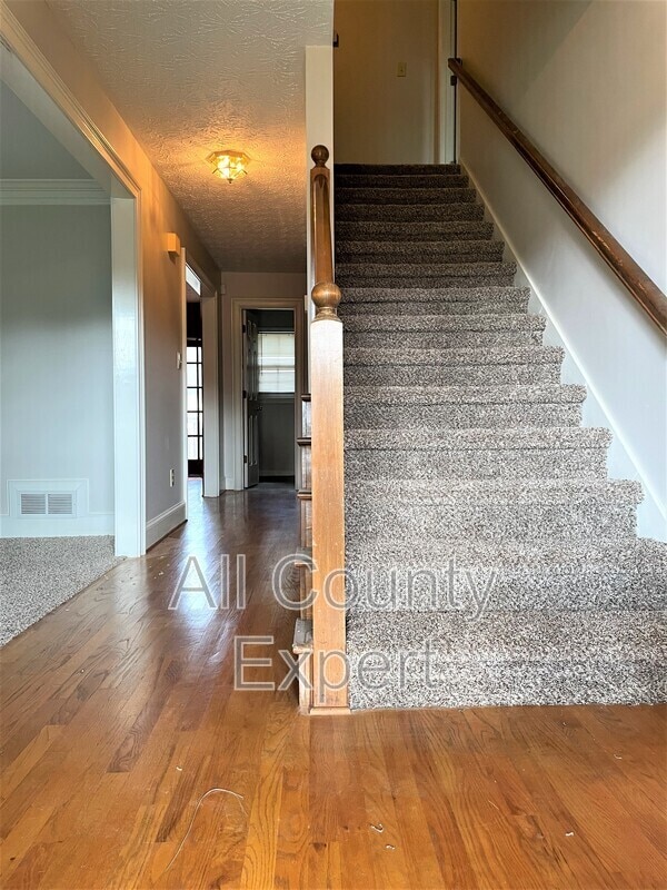 Building Photo - 2470 Valentines Ct