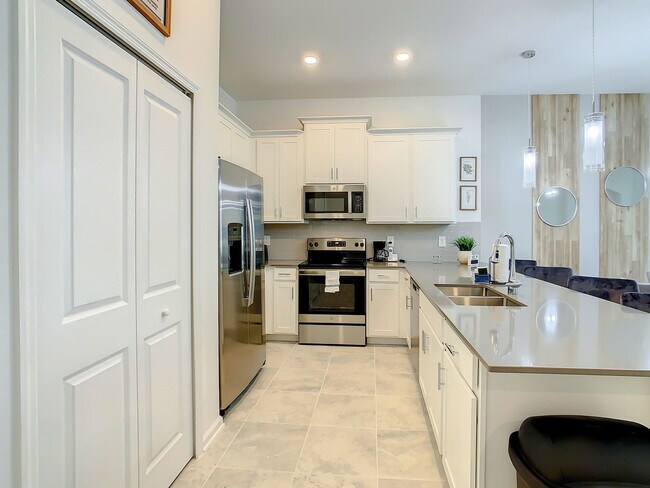 Building Photo - 8861 Cabot Cliffs Dr