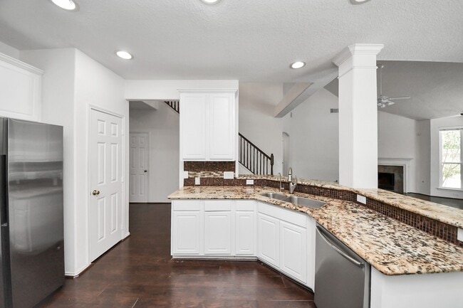Building Photo - 20510 Pioneer Bend Ct