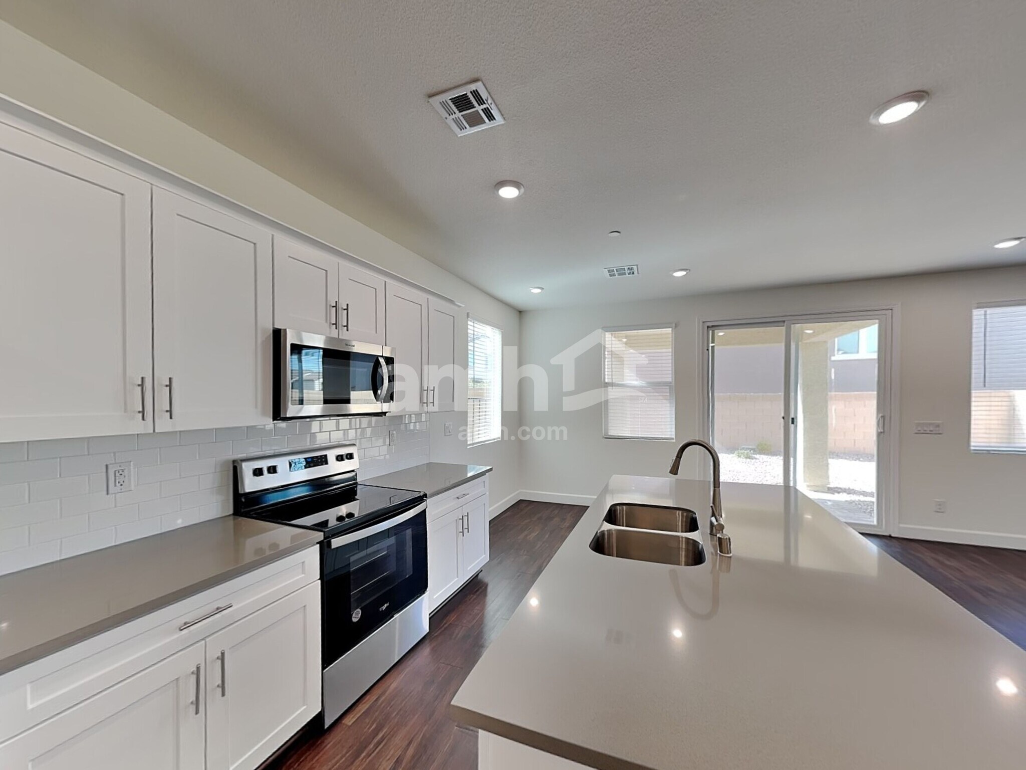 Building Photo - 126 Charmante Tulip Lane