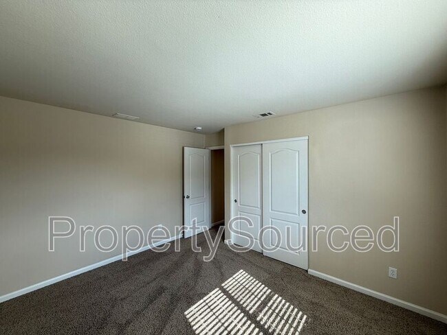 Building Photo - 1447 Hearthsong Dr