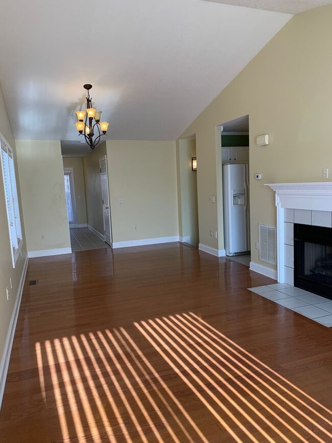 Building Photo - 330 Pin Oak Dr NW