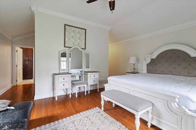 Building Photo - 927 S Charlotte St