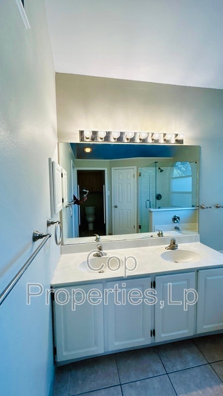 Building Photo - 6362 Parkland Oaks Dr