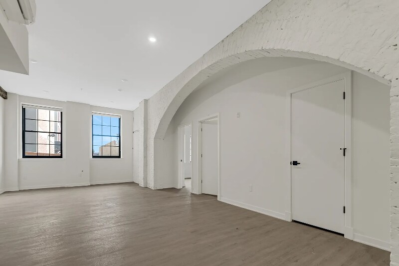 Building Photo - 500 N 13th St
