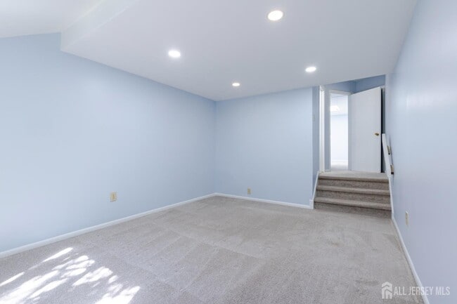 Building Photo - 1050 Schmidt Ln
