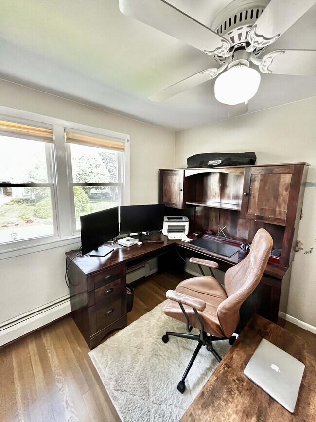 Building Photo - 6 Larson Cir