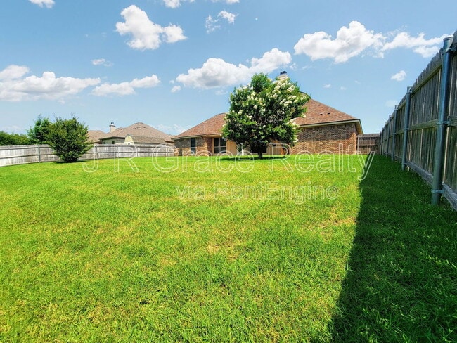 Building Photo - 408 Silver Spur Trail