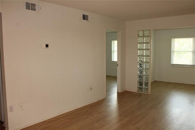 Building Photo - 4204 Heron Way