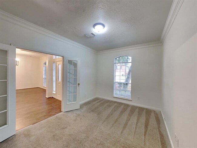 Building Photo - 21027 Deauville Dr