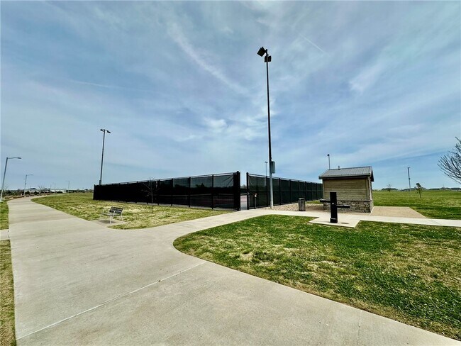 Building Photo - 6747 Winterwood Ave