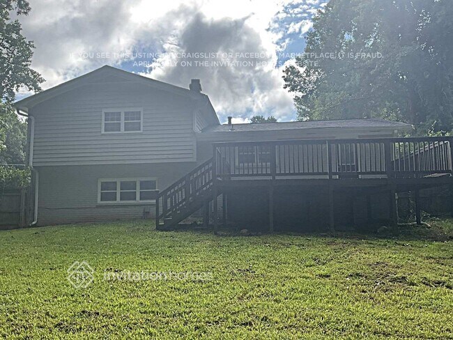 Building Photo - 3269 Robin Hood Ln