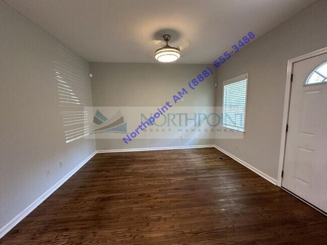 Building Photo - 2829 3rd Ave SW