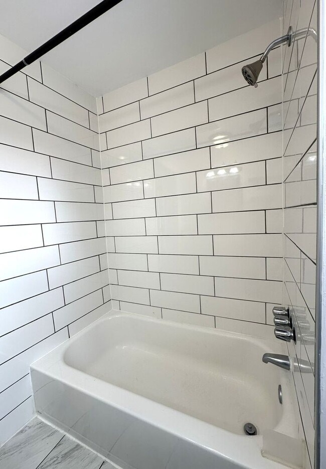 Building Photo - Stunning 4-Bedroom Townhome in the Heart of Fishtown! Available NOW!