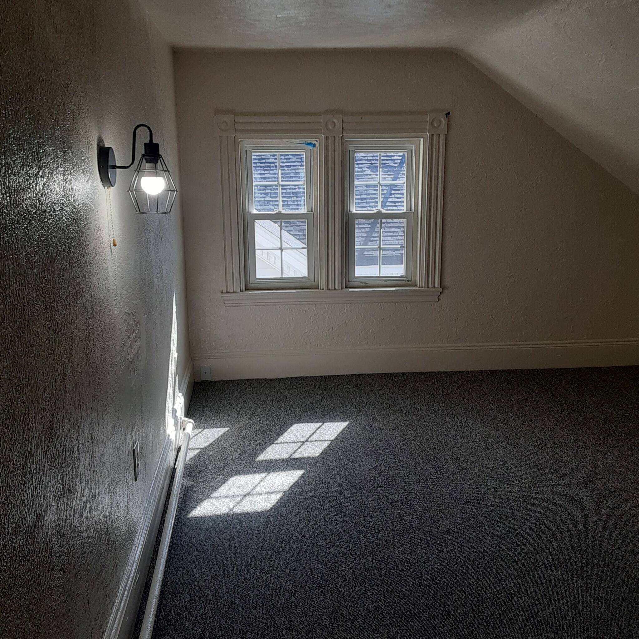 Building Photo - 105 Somerset St