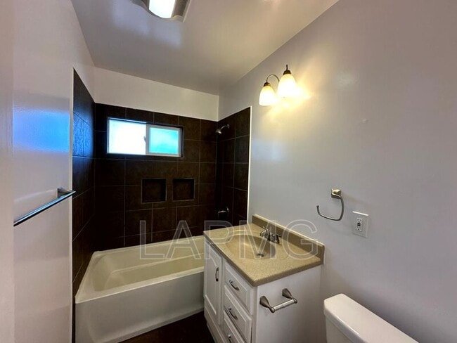 Building Photo - 5036 Ladd Ave