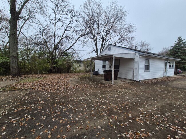 Building Photo - A must see 3-bedroom home!!