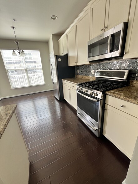 Building Photo - 25241 Orchard View Ter