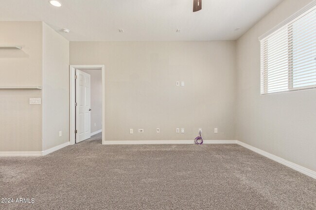 Building Photo - 21366 W Almeria Rd