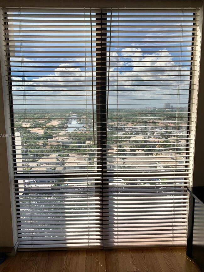 Building Photo - 1500 S Ocean Dr