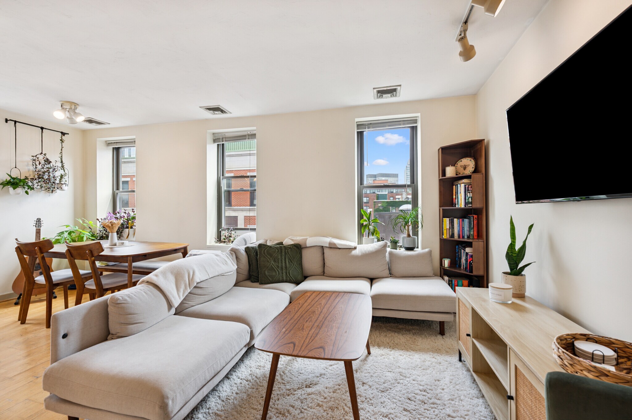 Building Photo - 5 Grove St