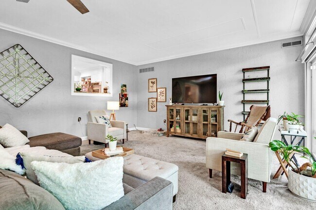 Building Photo - 7093 S Section Line Rd