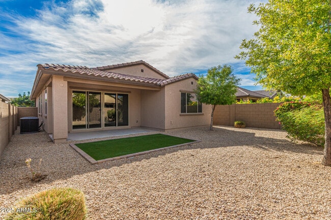 Building Photo - 19874 W Devonshire Ave