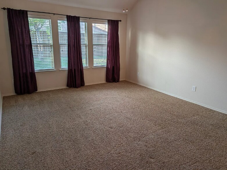 Building Photo - 9704 Tipperary Dr