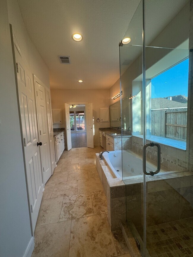 Building Photo - 8230 Falling Water Ct