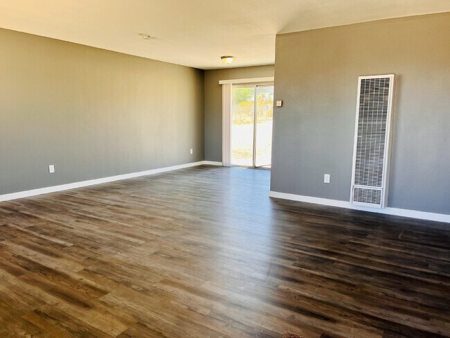Building Photo - Two bedroom Home in South Joshua Tree