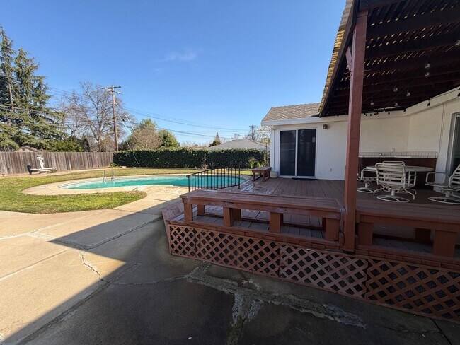 Building Photo - 2 bedroom | 2 bathroom | Single family home in Arden Park