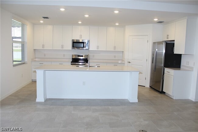 Building Photo - 5661 Melbourne Ct