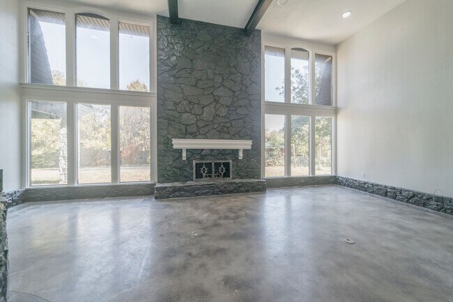 Building Photo - Opportunity Knocking with this HUGE home available for Rent to Own or Lease!