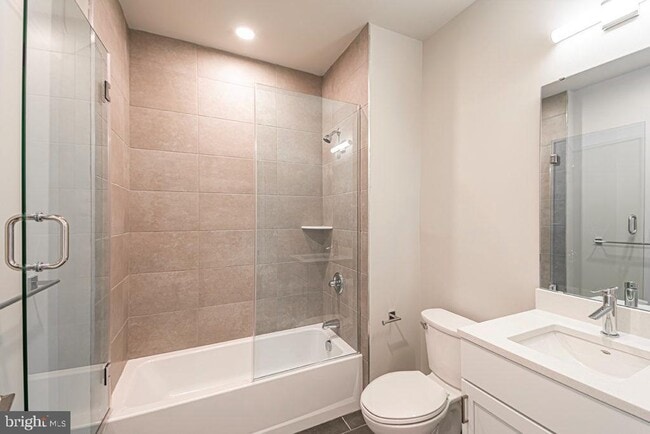 Building Photo - 1300 S 19th St