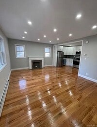 Building Photo - 109-32 197th St