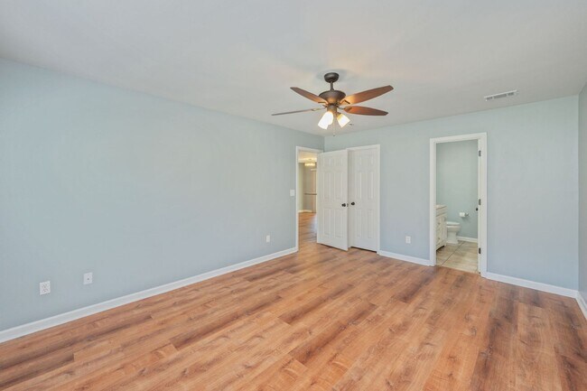 Building Photo - 1629 Campbell Dr N