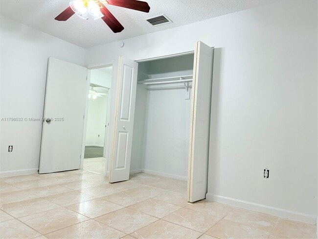 Building Photo - 1130 Kasim St