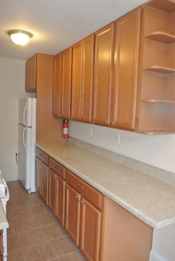 Building Photo - Downtown/Logan Circle Studio Apartment! In...