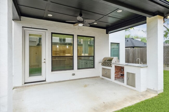 Building Photo - 626 Attingham Dr